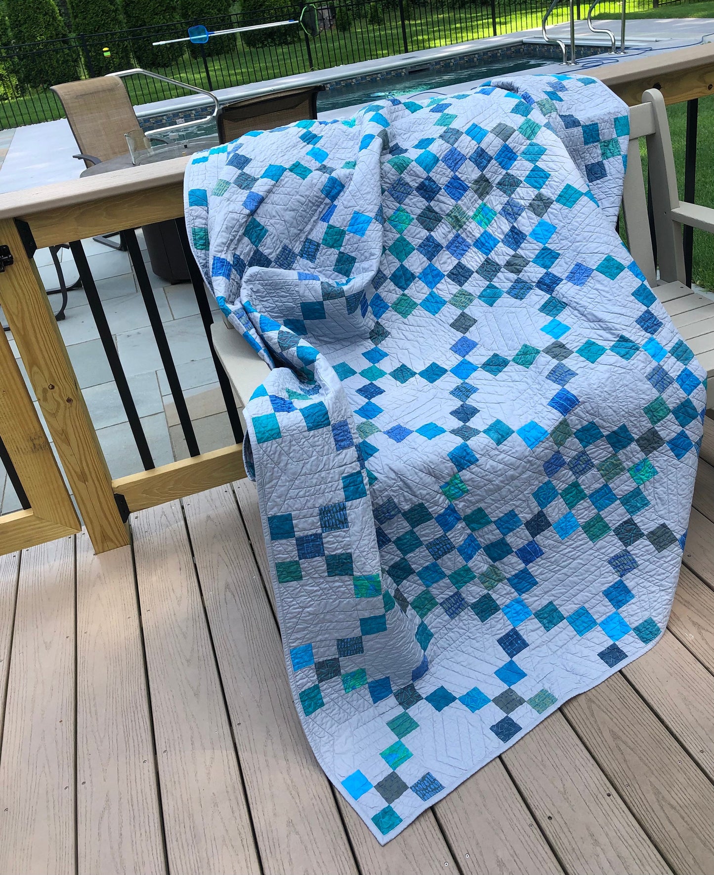 Chained 9-Patch Quilt Pattern - 82.5" x 82.5"